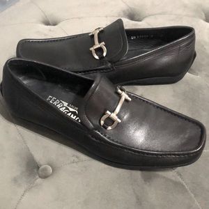 Salvatore Ferragamo "Parigi" drivers in textured leather